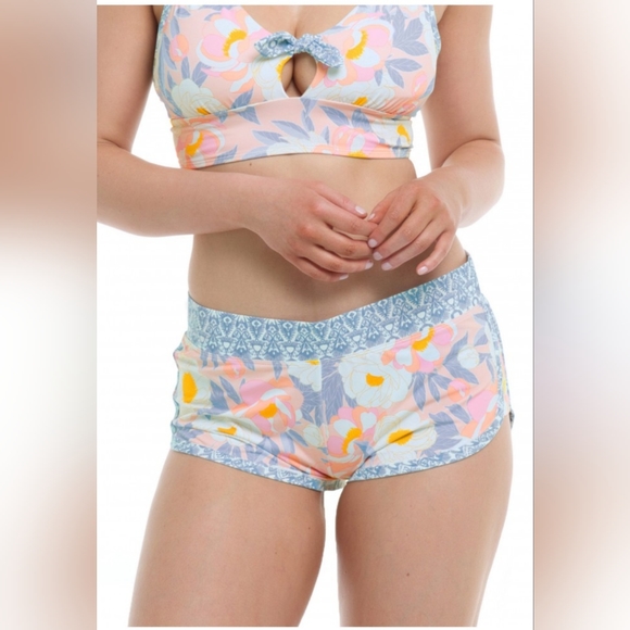 Body Glove shorts. Size L. - Picture 6 of 10